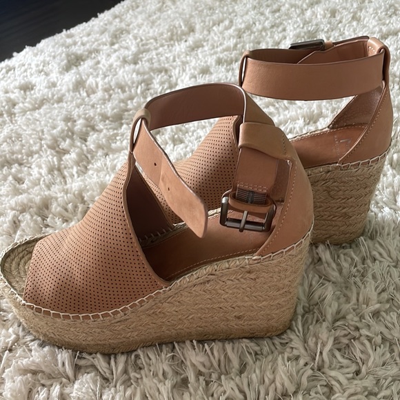 Marc Fisher Wedges - Picture 7 of 8